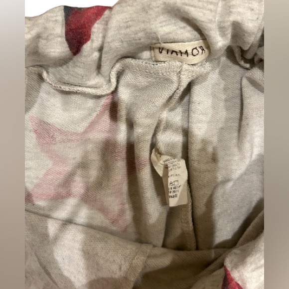 Viamor brand Star printed Jogger pants. - Picture 3 of 3